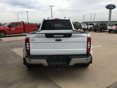 Used 2022 Ford F350 Lariat w/ Lariat Value Package image 6
