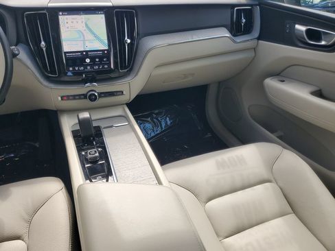 Certified 2024 Volvo XC60 B5 Plus AWD/4WD image 14