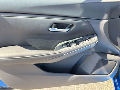 Used 2025 Nissan Sentra SV FWD image 12