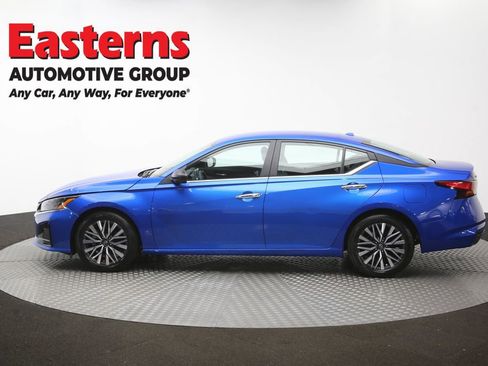 Used 2025 Nissan Altima 2.5 SV FWD image 59