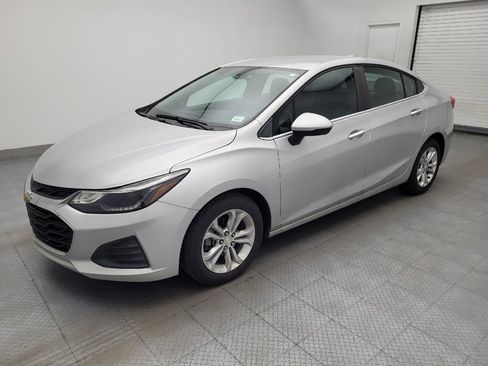 Used 2019 Chevrolet Cruze LT w/ LT Fleet Convenience Package image 2