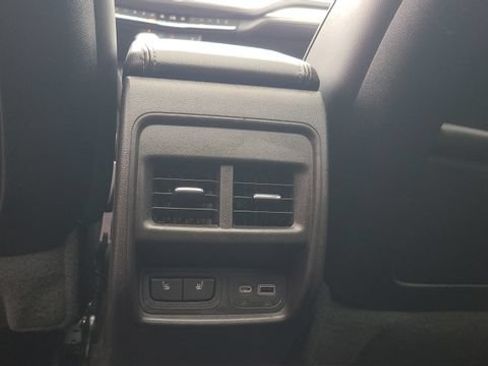 Used 2019 Cadillac XT4 Premium Luxury AWD/4WD image 23