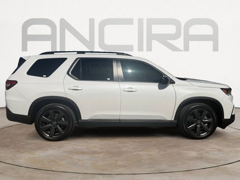 Used 2025 Honda Pilot Sport image 12