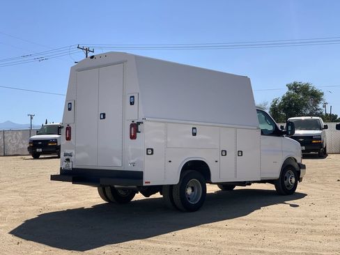 New 2026 Chevrolet Express 3500 w/ Power Convenience Package RWD image 4