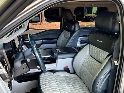 Used 2024 Ford F450 Limited image 13