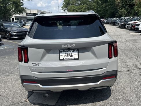 Used 2025 Kia Sorento S w/ Panoramic Sunroof Package FWD image 7
