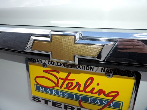 Used 2023 Chevrolet Traverse LT FWD image 12