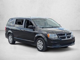 Used 2019 Dodge Grand Caravan SE w/ UConnect Hands-Free Group video 3