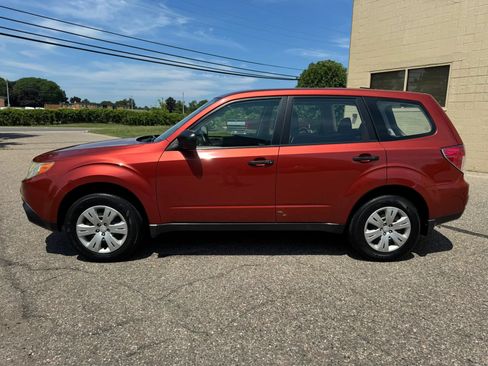 Used 2011 Subaru Forester 2.5X AWD/4WD image 5