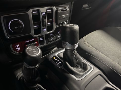 Used 2024 Jeep Wrangler Willys image 24