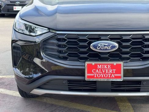 Used 2025 Ford Escape ST-Line FWD image 5