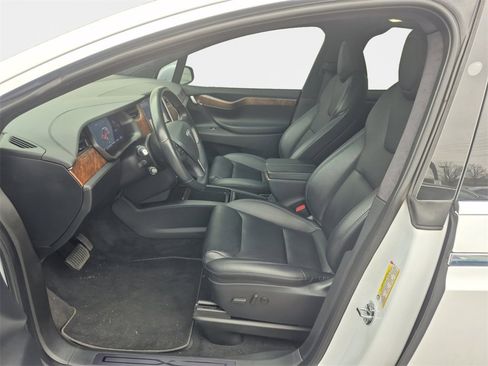 Used 2020 Tesla Model X Long Range image 12