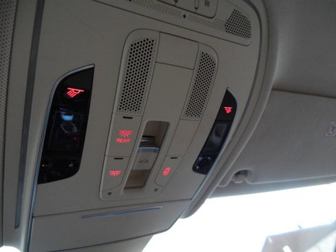 Used 2013 Audi A8 L 3.0T image 45