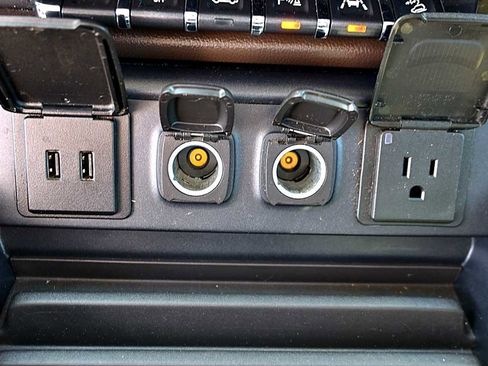 Used 2016 GMC Sierra 1500 Denali w/ Enhanced Driver Alert Package image 31