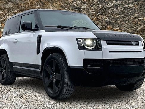 Used 2022 Land Rover Defender 90 Carpathian Edition image 10