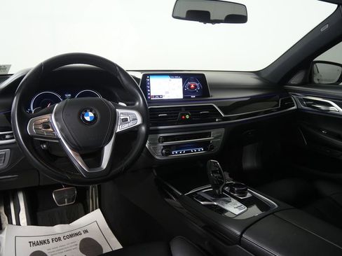 Used 2019 BMW 740i w/ Executive Package image 15