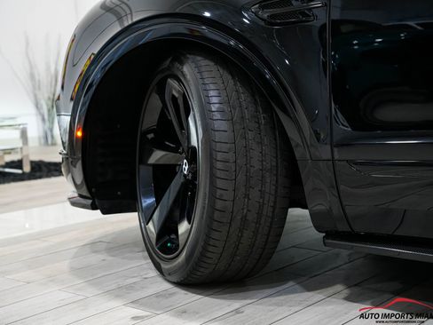 Used 2018 Bentley Bentayga image 99