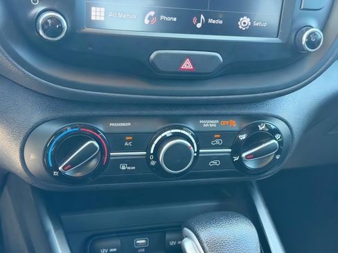 Used 2023 Kia Soul LX w/ LX Technology Package FWD image 26