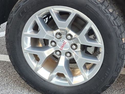 Used 2020 GMC Yukon XL SLT w/ Open Road Package image 10