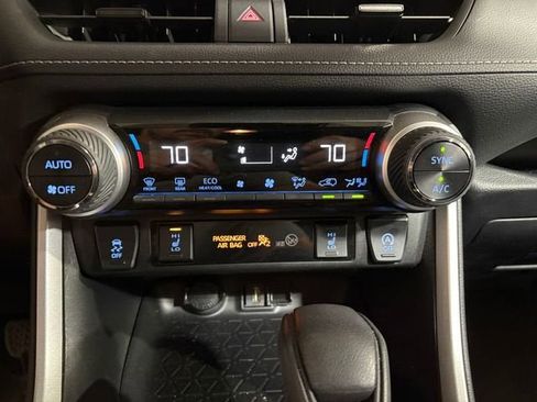Used 2021 Toyota RAV4 XLE w/ XLE Grade Weather Package AWD/4WD image 13
