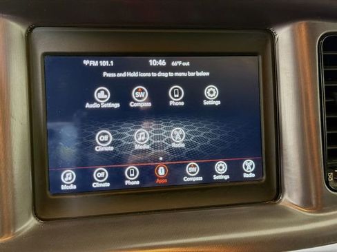 Used 2020 Dodge Charger SXT w/ Blacktop Package image 25