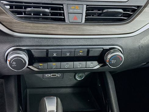 Used 2024 Nissan Altima 2.5 SV image 23