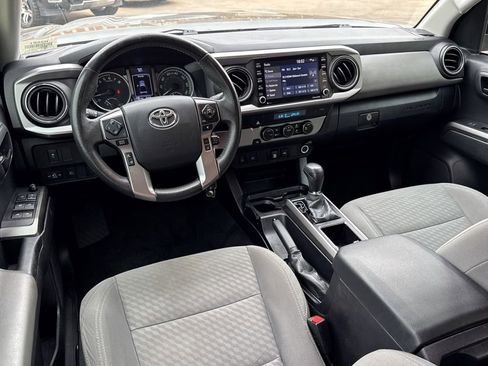 Used 2022 Toyota Tacoma SR5 w/ Technology Package RWD image 7