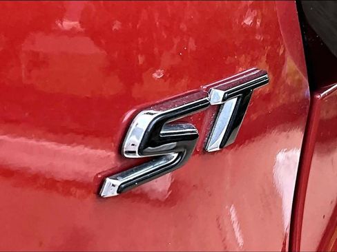 Used 2024 Buick Encore GX Sport Touring image 9