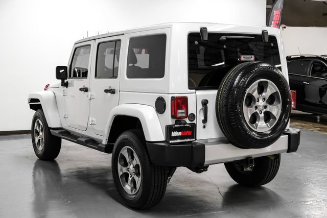 Used 2017 Jeep Wrangler Unlimited Sahara w/ Connectivity Group AWD/4WD image 11