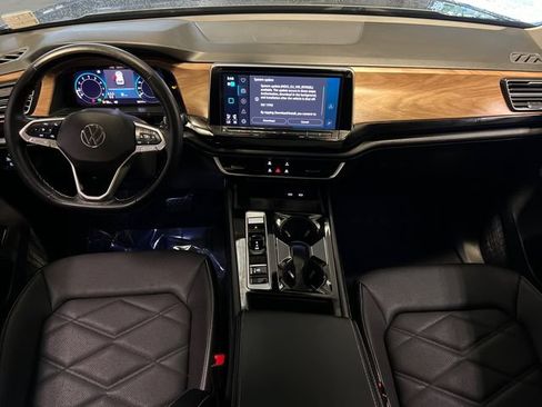Certified 2024 Volkswagen Atlas SE w/ Panoramic Sunroof Package FWD image 19