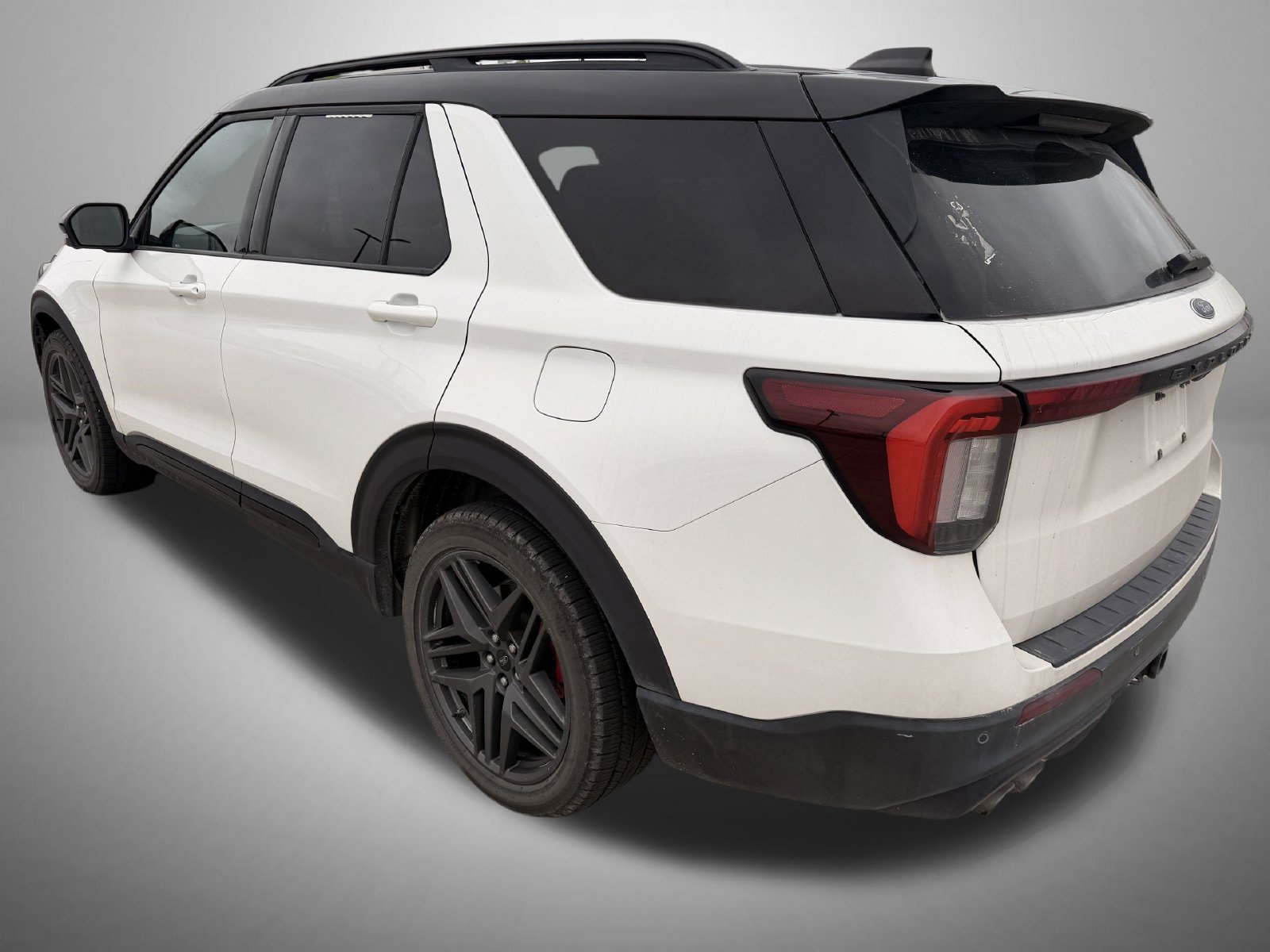 Used 2025 Ford Explorer ST AWD/4WD image 3