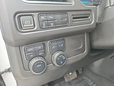 Used 2022 Chevrolet Suburban RST w/ Sport Performance Package image 6