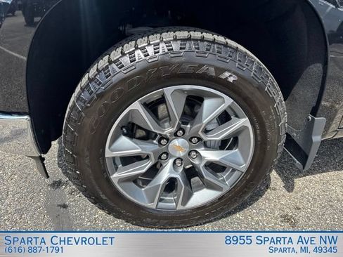 Used 2026 Chevrolet Silverado 1500 LT AWD/4WD image 9