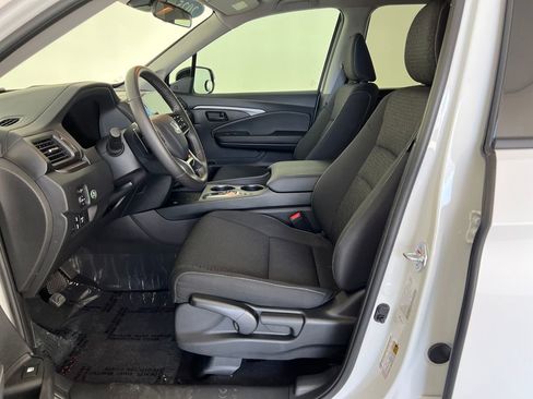 Used 2025 Honda Ridgeline Sport image 11