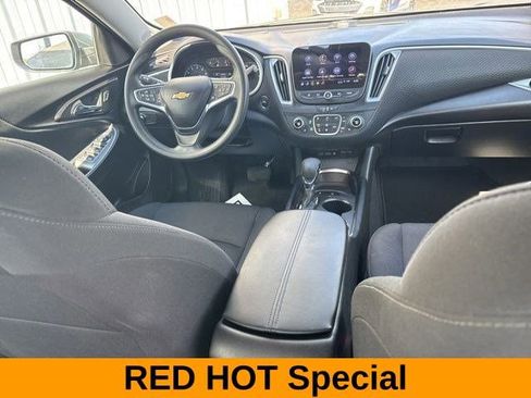 Used 2024 Chevrolet Malibu LT image 37