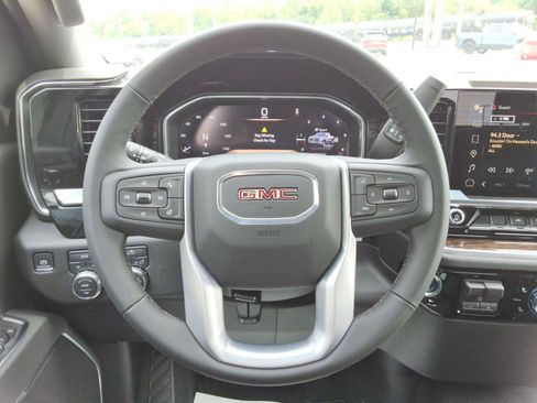 Used 2026 GMC Sierra 1500 SLE AWD/4WD image 13