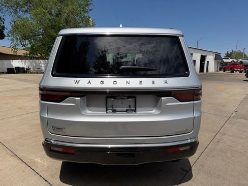 Used 2022 Jeep Wagoneer Series I w/ Premium Group I AWD/4WD image 34