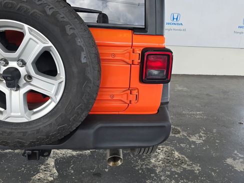Used 2019 Jeep Wrangler Sport AWD/4WD image 35