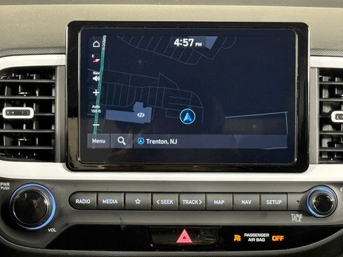 Certified 2025 Hyundai Venue Limited FWD image 37
