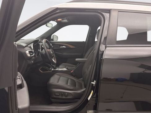 Used 2021 Chevrolet TrailBlazer ACTIV w/ Technology Package AWD/4WD image 8
