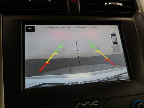 Used 2019 Ford Fusion SE image 27