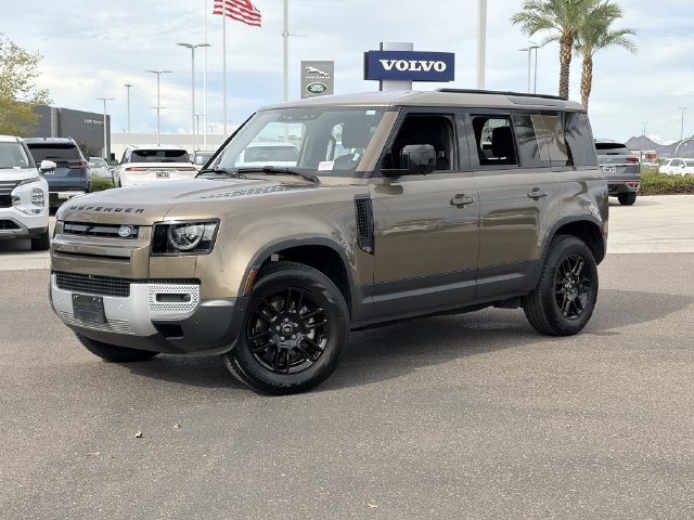 Used 2025 Land Rover Defender 110 S AWD/4WD image 2