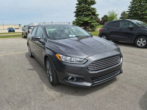 Used 2015 Ford Fusion SE w/ Equipment Group 202A FWD image 3