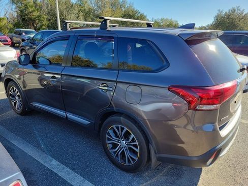 Used 2018 Mitsubishi Outlander SE image 7