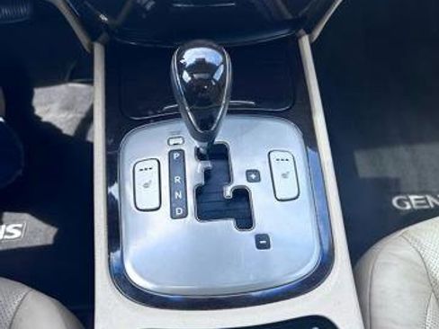 Used 2010 Hyundai Genesis 4.6 image 21