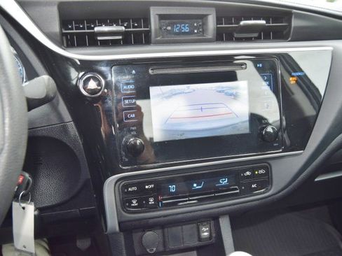 Used 2019 Toyota Corolla LE FWD image 33