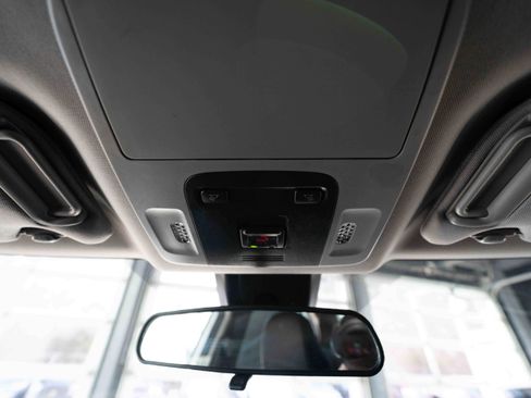 Used 2024 Toyota Camry SE image 18