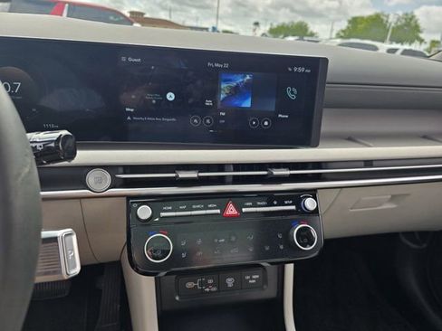 Used 2025 Hyundai Tucson Limited FWD image 16