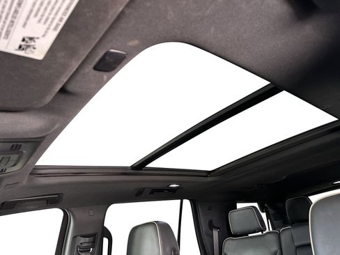 Used 2021 GMC Yukon SLT w/ SLT Luxury Plus Package image 22