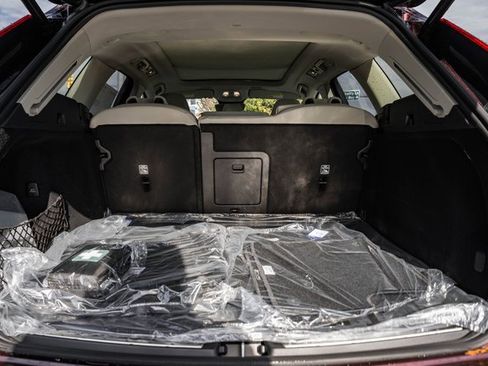 New 2026 Volvo XC60 B5 Ultra w/ Protection Package Premier image 9